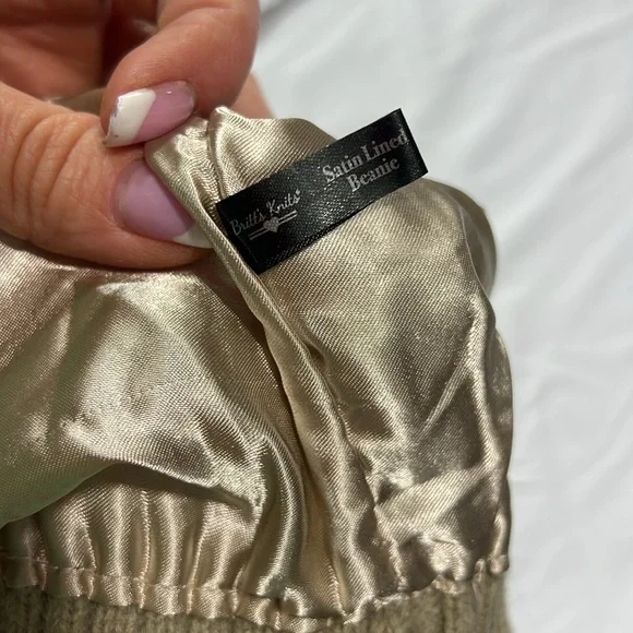 Britt’s knits satin lined beanie - Picture 6 of 7